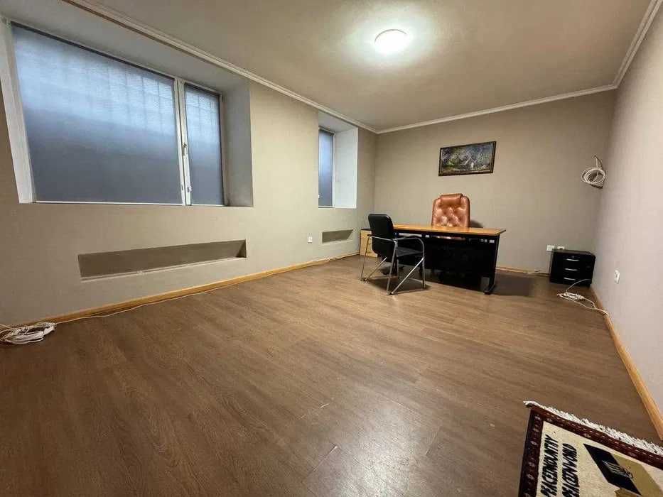 Продаж приміщення з орендарями Політехнічна.