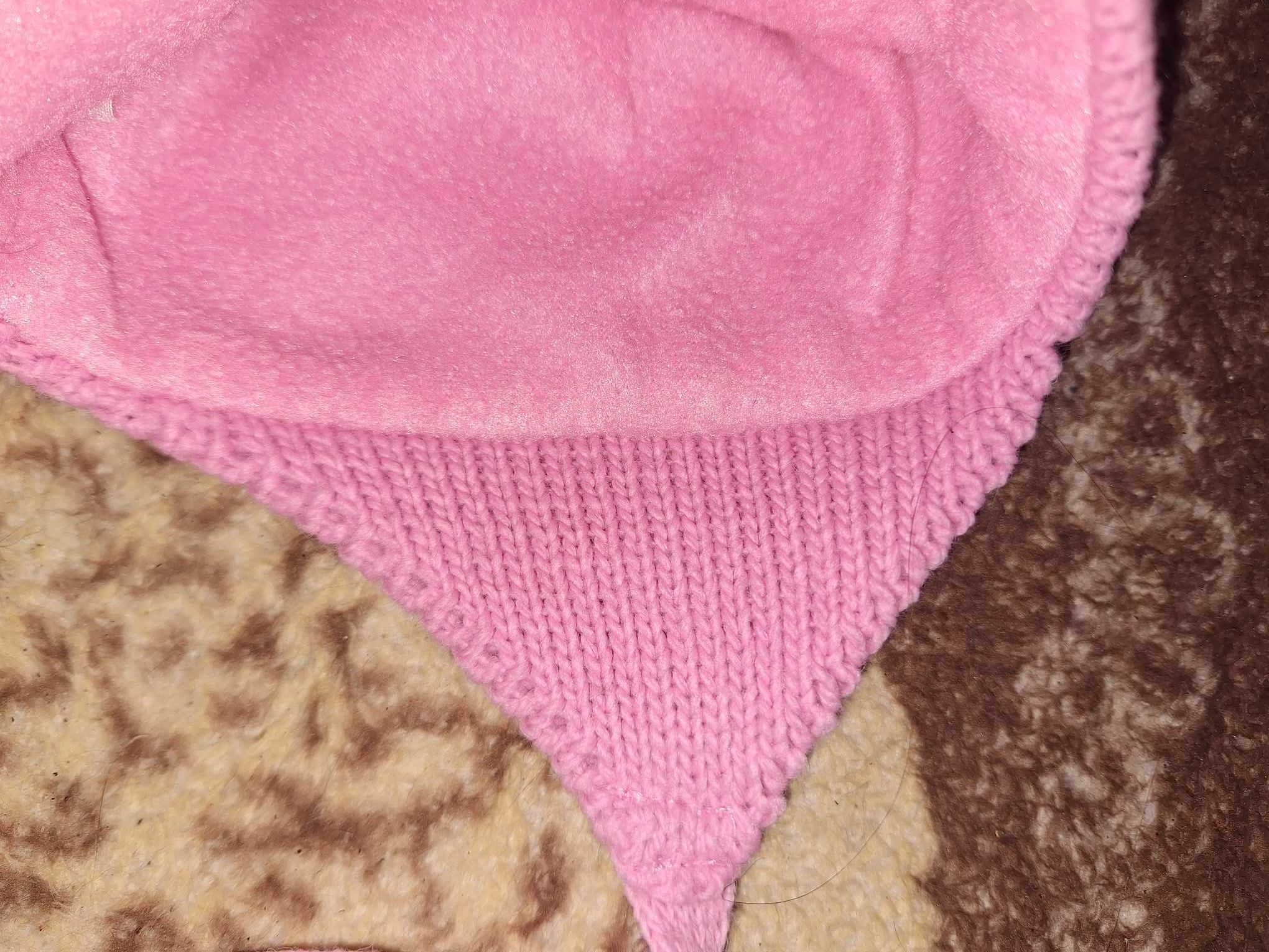 Вязанная шапка+носки новые,вязанные для девочки новорожденной
