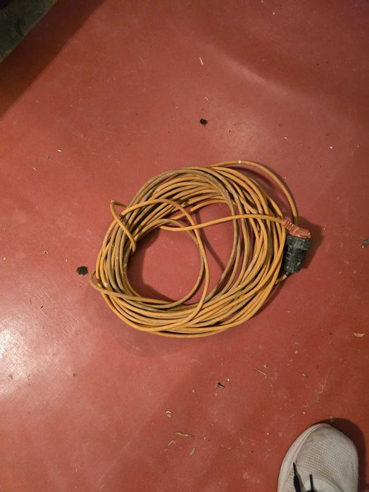 przedłużacz elektryczny 230v