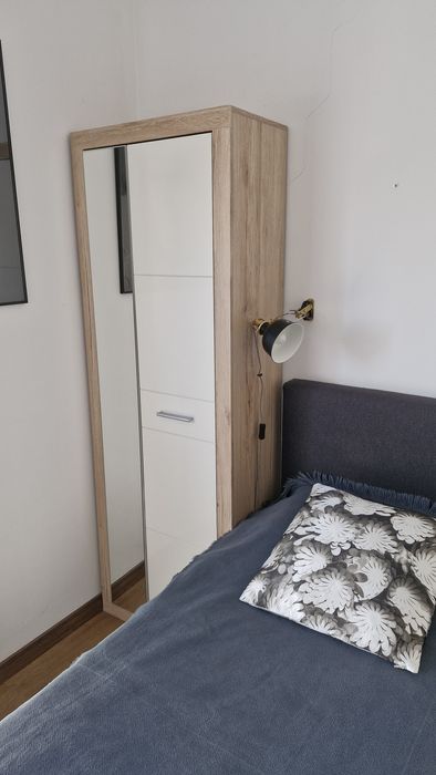 Szafa z lustrem biala