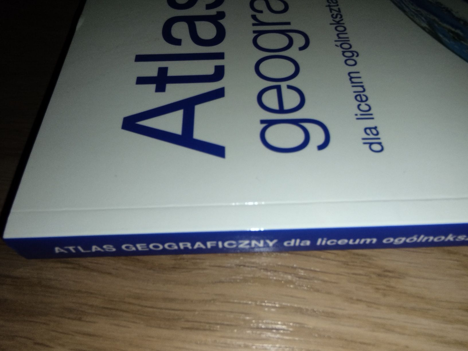 Atlas  geograficzny aktualne dane 2021