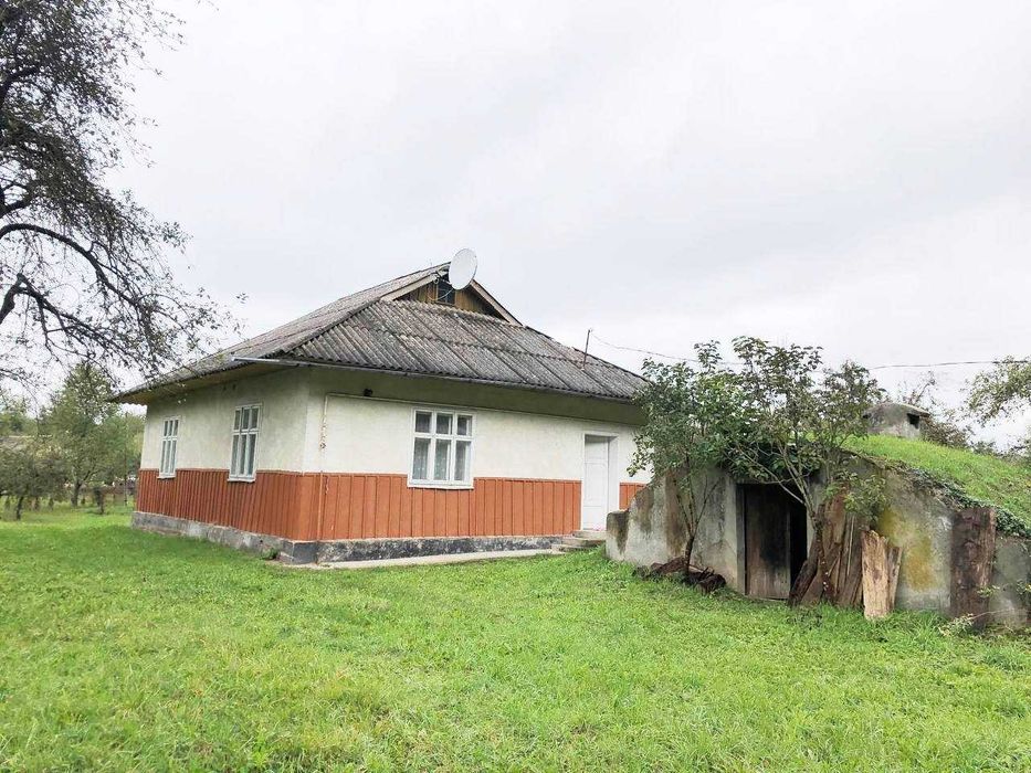 Продам приватний будинок в центрі села Саджава.