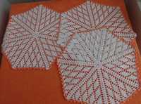 Vários Conjuntos de Naperons em Renda de Crochet
