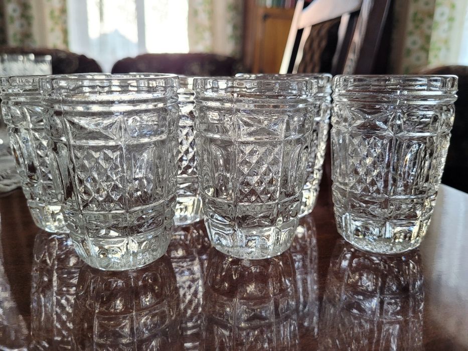 Хрустальні стакани
