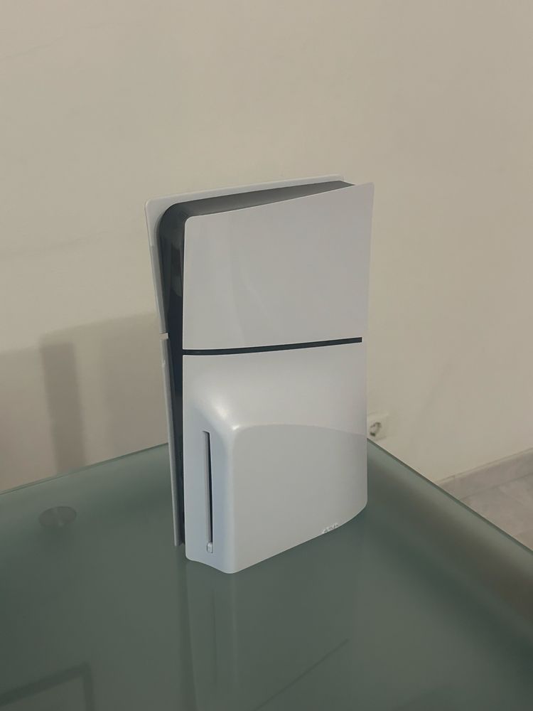 PlayStation 5 Slim 1TB (PS5)