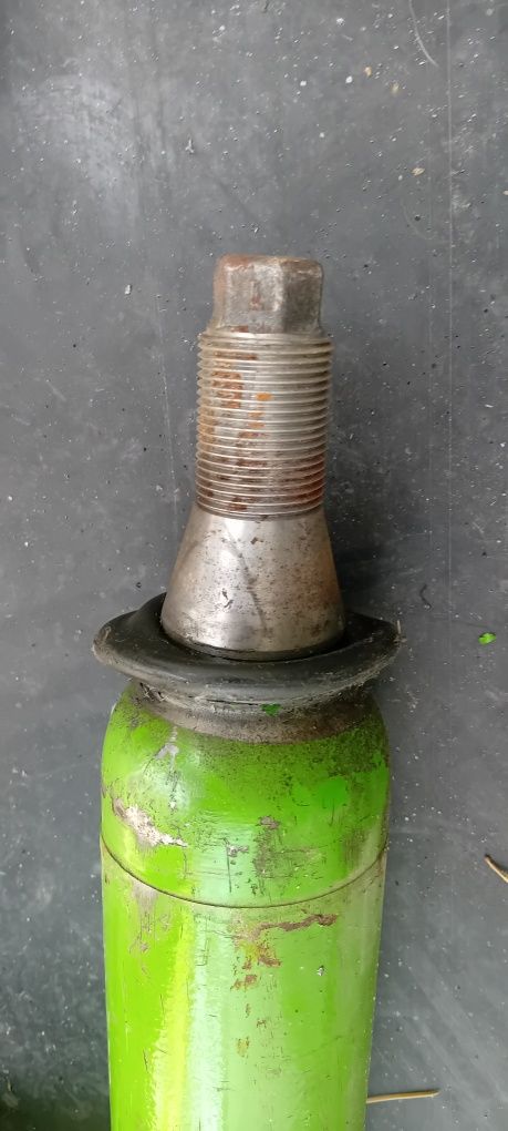 Stabilizator przedniego mostu merlo