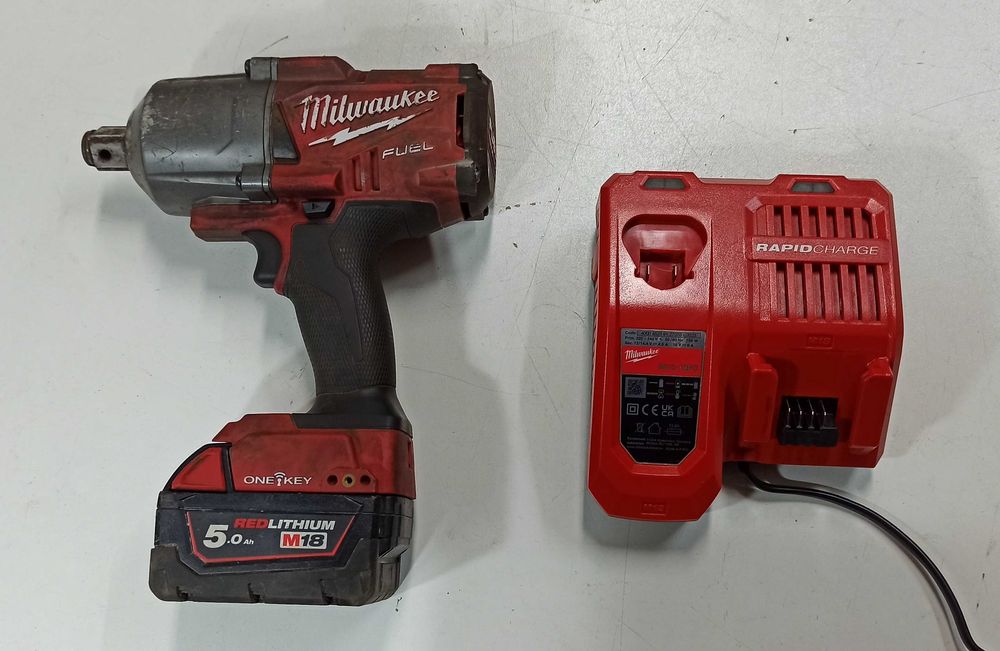 Klucz udarowy MILWAUKEE M18 ONEFHIWF34 + aku 5AH, ładowarka  Raków