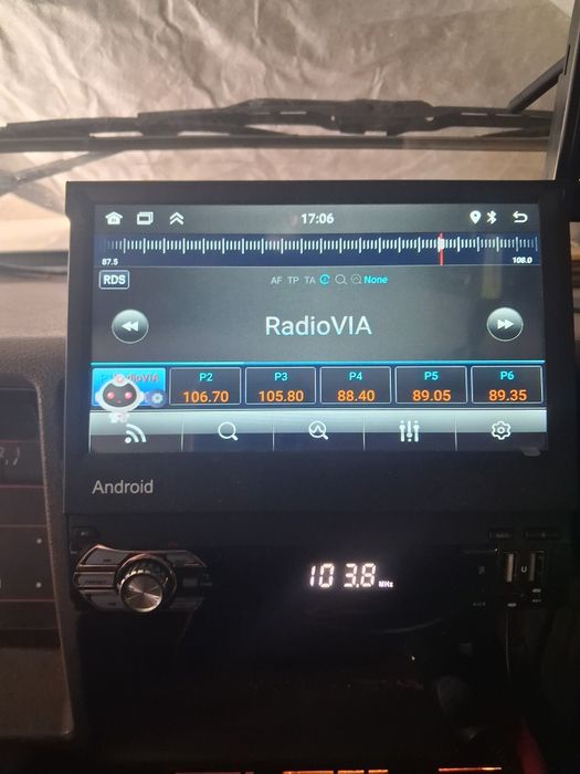 Radio samochodowe 1 din  z wysuwanym ekranem androidem 13