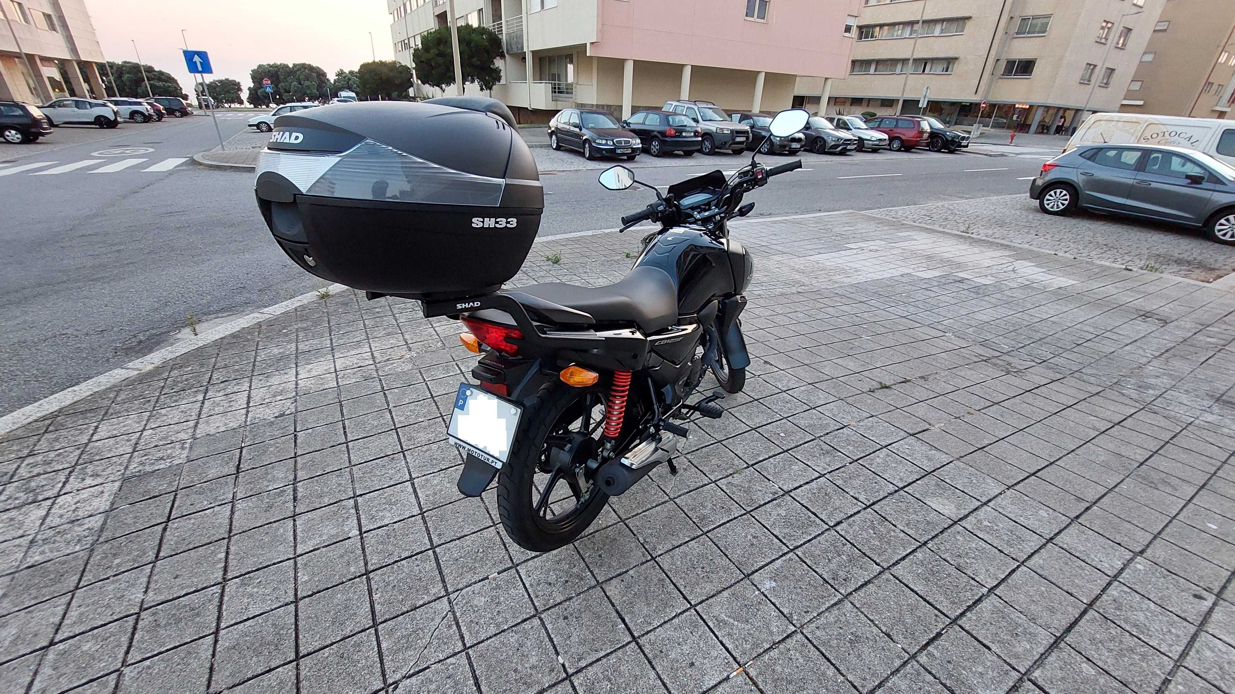 Vende-se HONDA CB 125 F