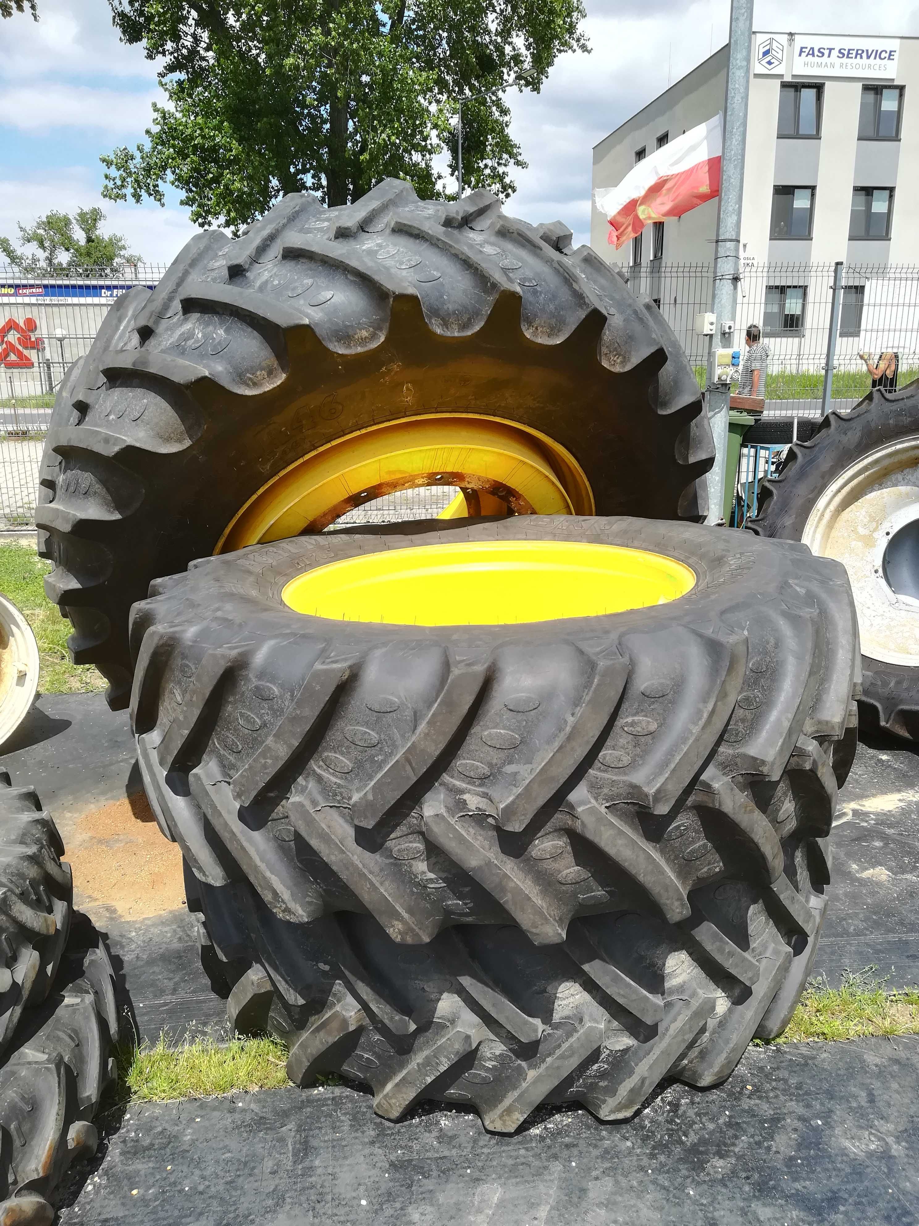 Koła wąskie John Deere 7R kukurydza 2.25m