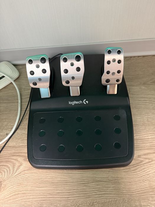 Продам руль Logitech g29