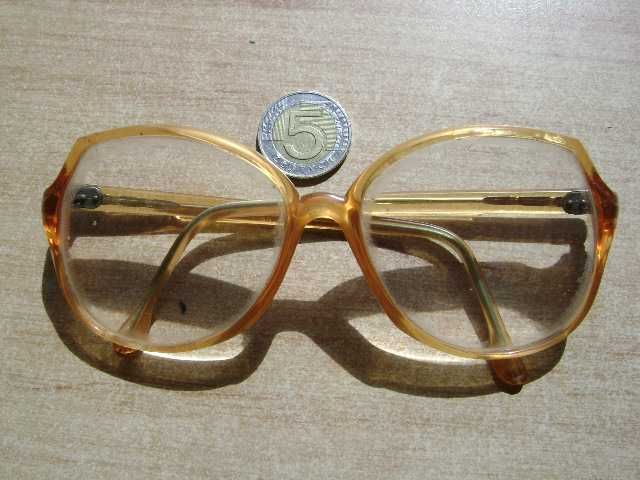 Starocie z PRL Okulary damskie korekcyjne +2,5 dioptrii rozstaw 13,5cm