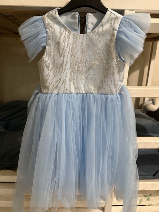 Оренда святкової сукні