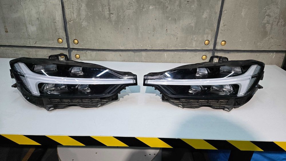 Volvo XC60 II фари передні Full LED ліва права оригінал Європа