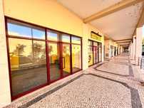 Vende-se duas lojas em Coimbra Vale das Flores.