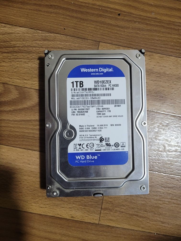 Жесткий диск Western Digital blue 1 TB как новый