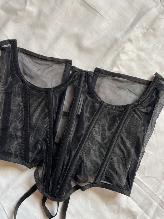 Чорний напівпрозорий корсет