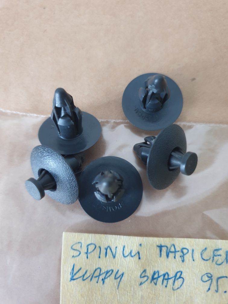 Spinki tapicerki tylnej klapy saab 95