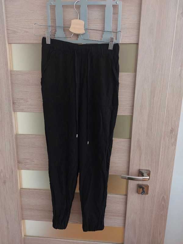 Czarne spodnie dresowe H&M