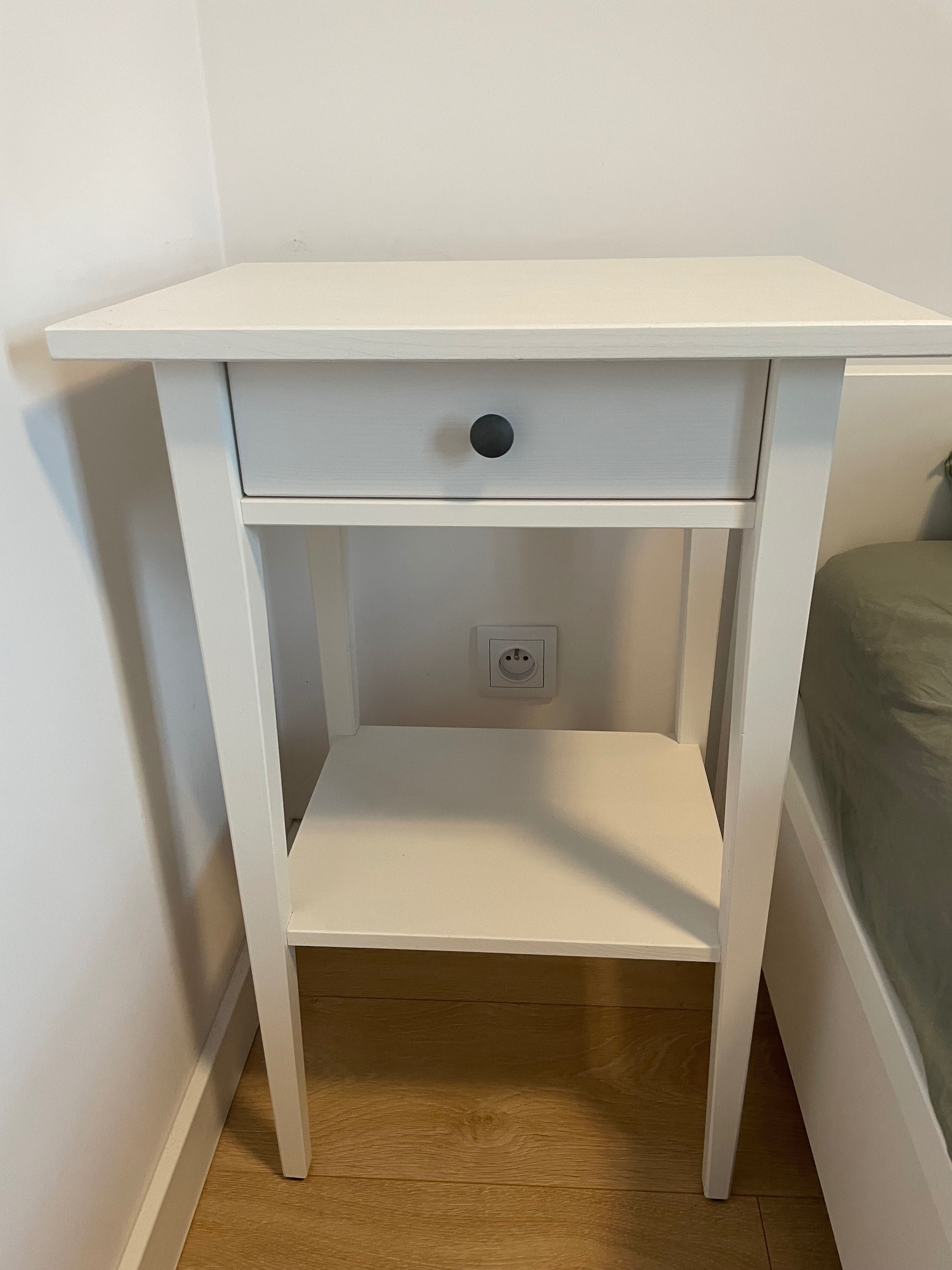 Stolik nocny HEMNES