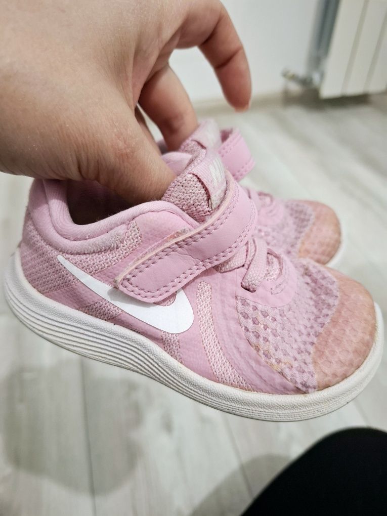 Buciki Nike 22 Stan dobry