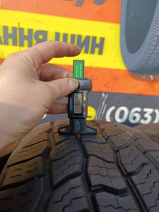 Продам комплект шин 265/70-18 Cooper Discoverer A/T3