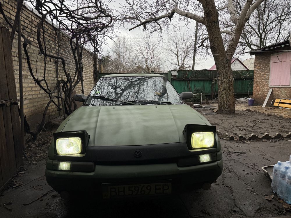 Mazda 323f bg. 1990 рік. 1,6 бензин. Автомат