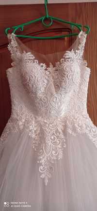 Продам  или аренда свадебное или выпускное платье