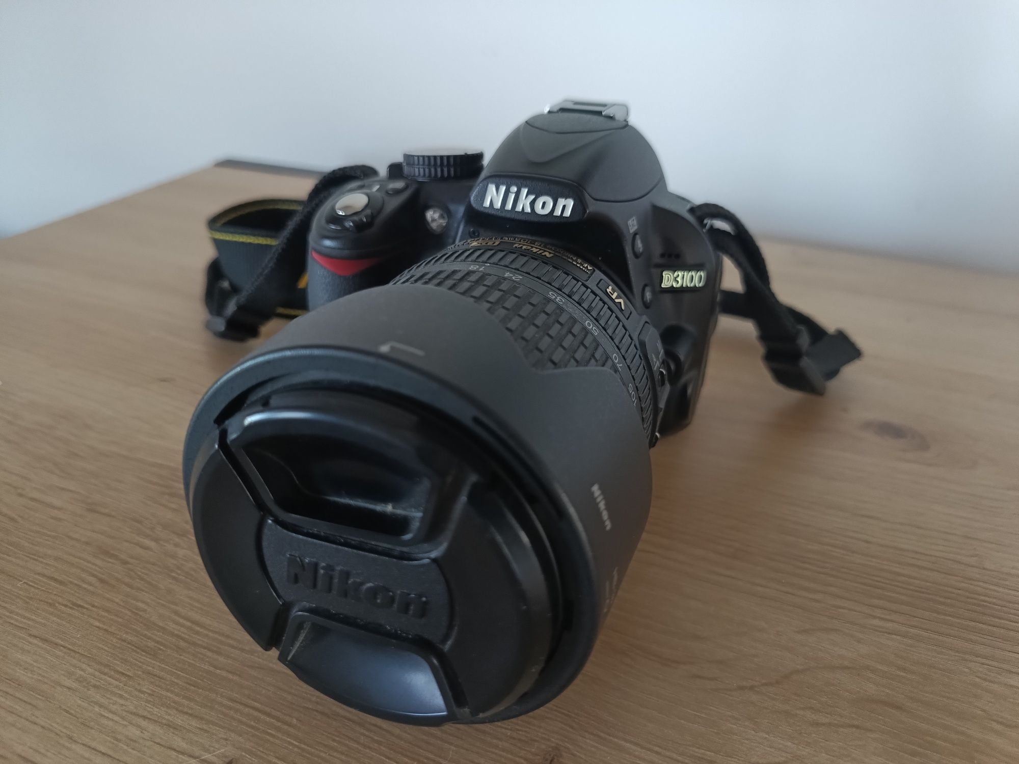 Nikon D3100 + obiektyw Nikkor 18-105