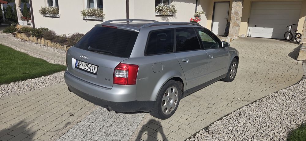 Audi a4 kombi 2.4b