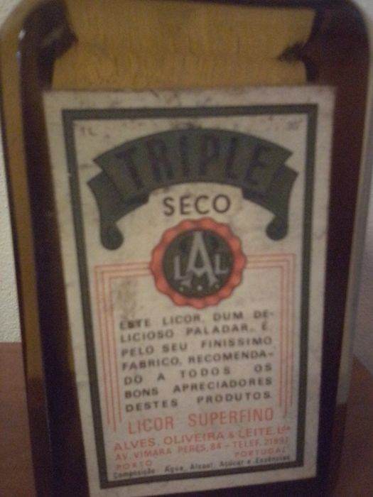Garrafas de bebidas meio século, triple seco,aveleda