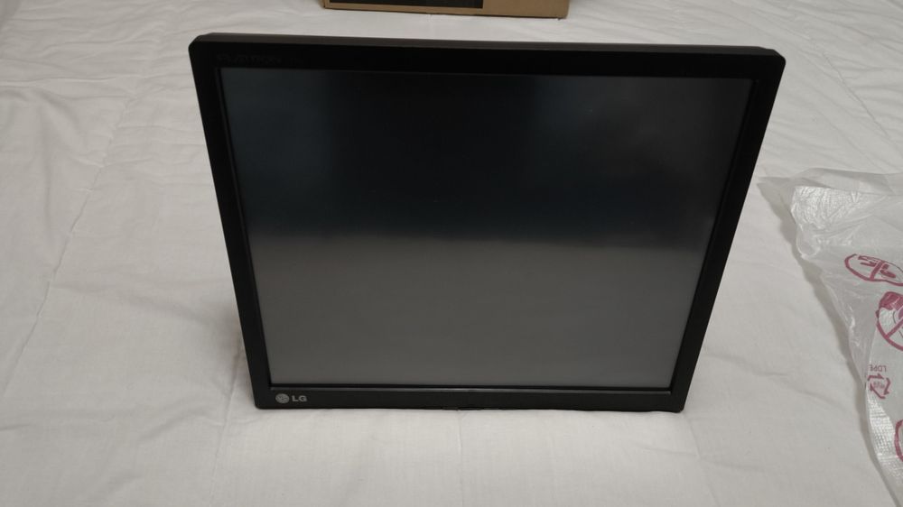 LG T1710 17" Touch Screen LCD Monitor *