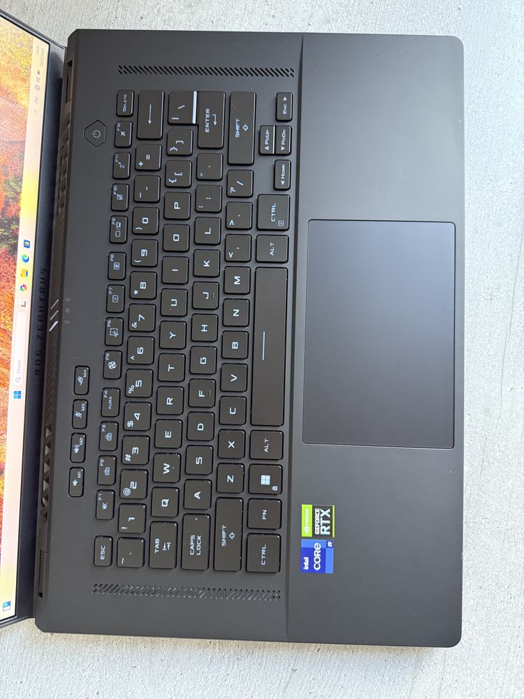 ROG Zephyrus 16' 2.5K 165hz, i9-12900H RTX 3070TI 8GB 16GB RAM SSD 1TB