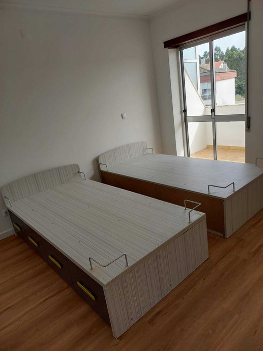 camas individuais usadas