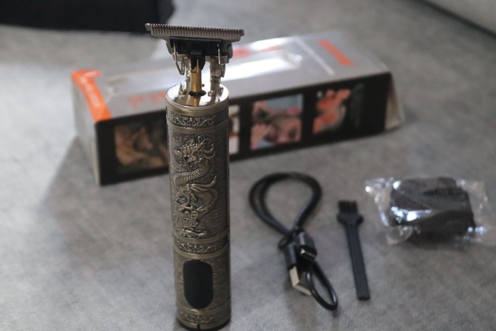 Máquina de Barba, Cabelo e Pelos T9 – USB com 4 Pentes