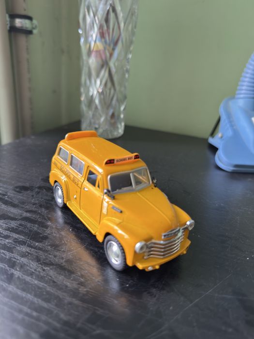 Іграшки Kinsmart