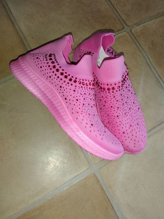 Nowe buty skarpetkowe 37