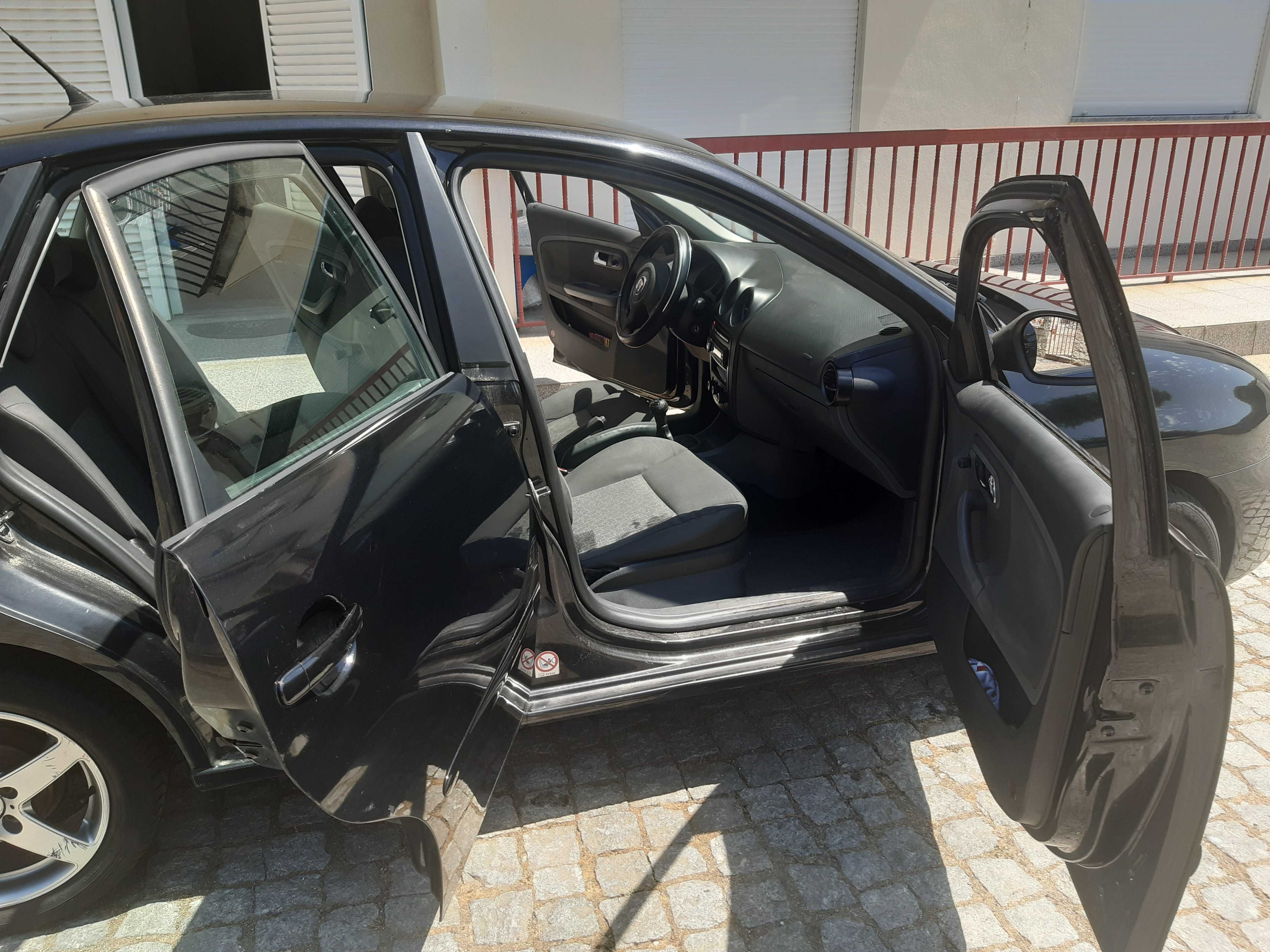 SEAT IBIZA - Nacional - 5 Lugares  Gasolina | €2.600
