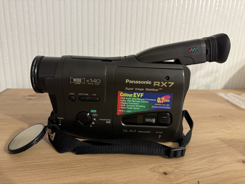 вінтажна відеокамеру Panasonic NV-F7EN з повним комплектом