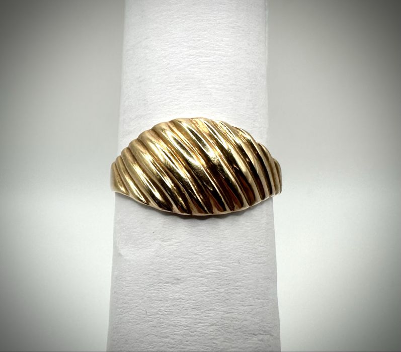 Złoty pierścionek p.585 waga 3,21g, roz. 16 SPOKO  LOMBARD   OZORKÓW