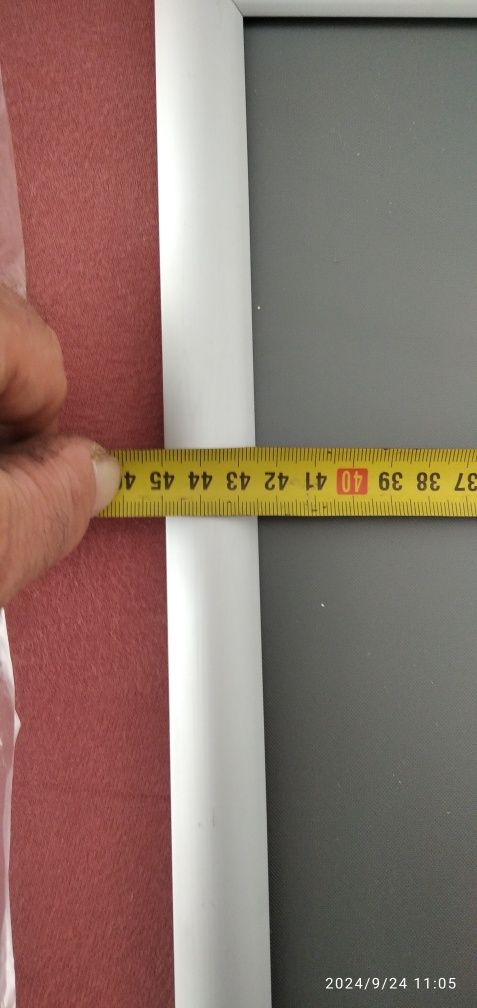 Sprzedam ramkę informacji zamykana zawias przycisk45x33.