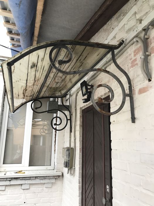 Козирьок на двері