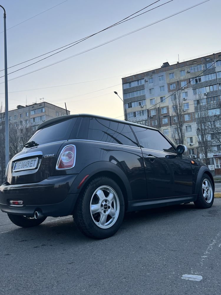 Автомобиль Mini Cooper