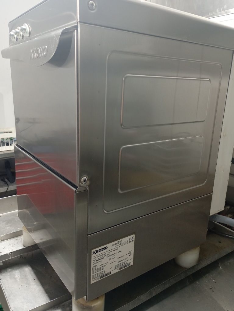 Máquina de loiça cafetaria