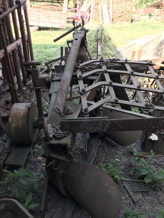 Плуг двох корпусий ссср