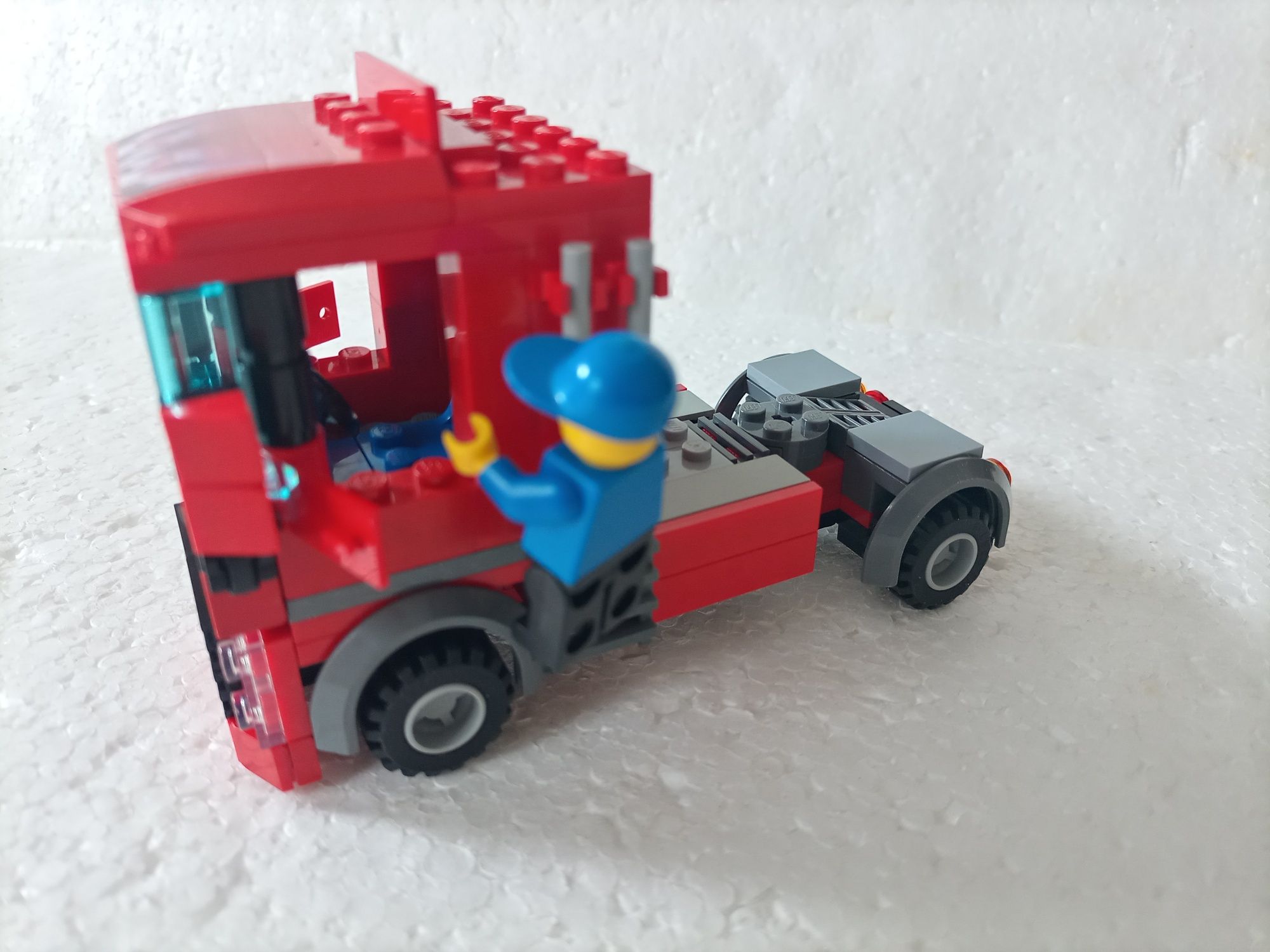 Klocki LEGO ciężarówka ciągnik koń renault