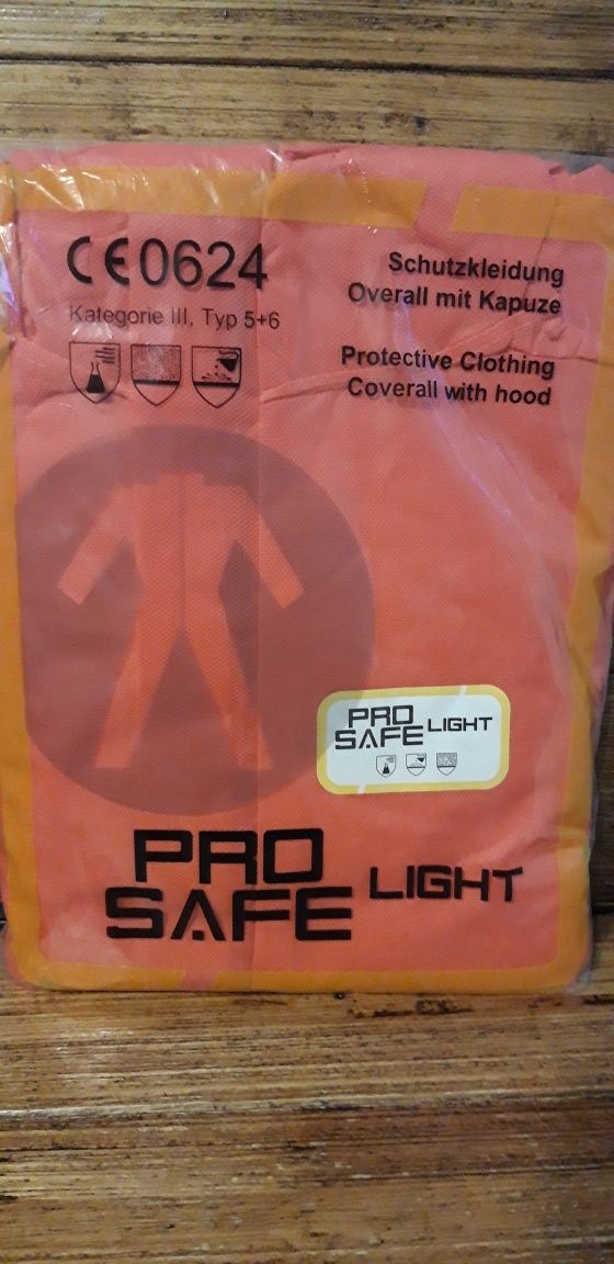 kombinezon ochronny Pro Safe Light Czerwony Rozmiar. XXL.