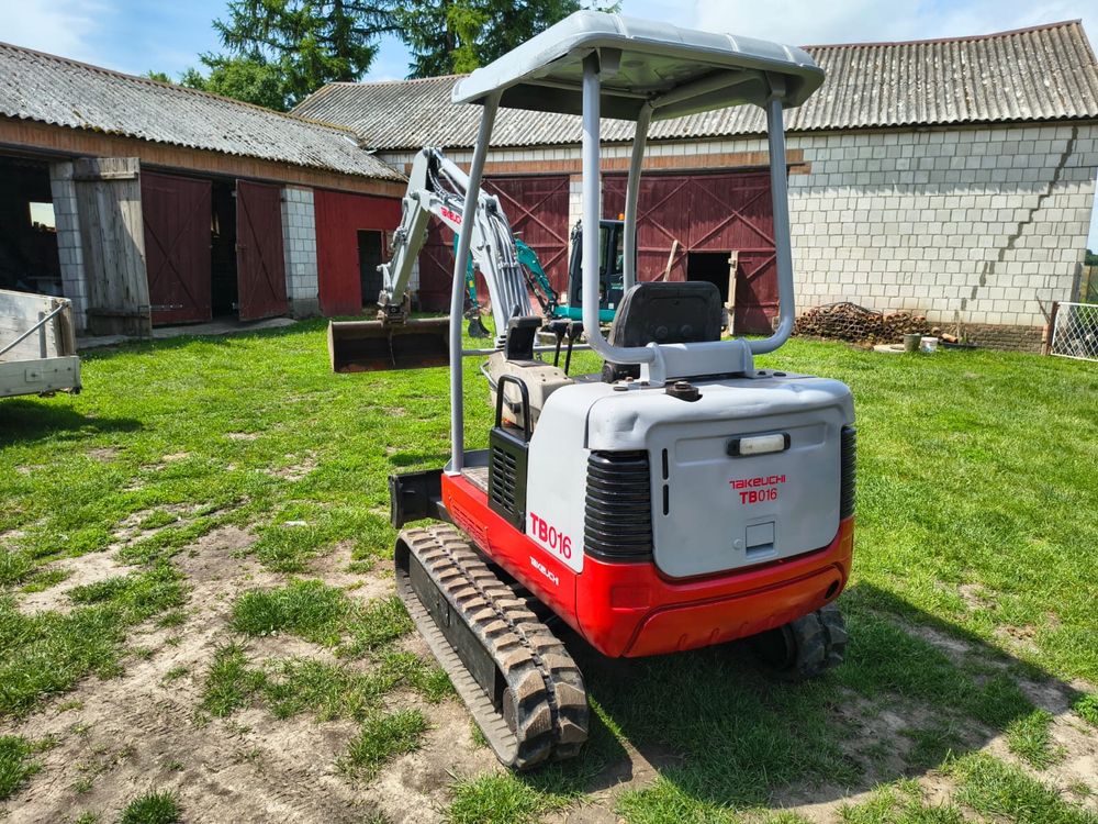 Minikoparka takeuchi TB 016