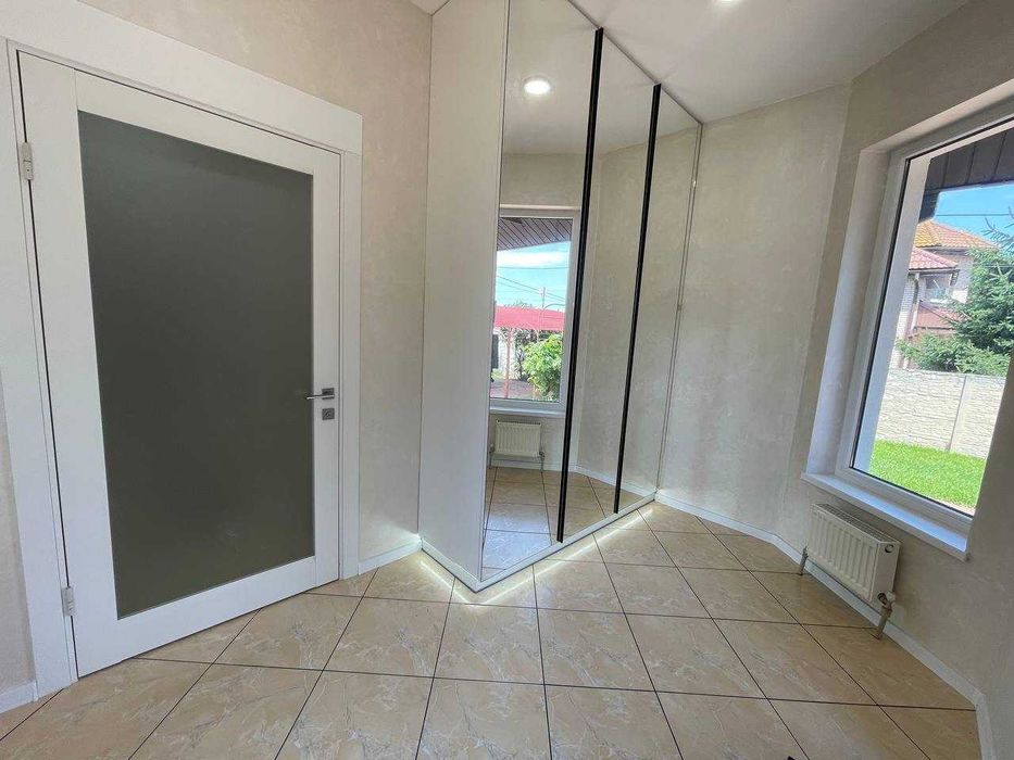 Сучасний будинок з купою переваг для щасливого життя вашої родини