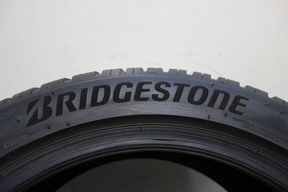 Opony zimowe 235/45/18 - BRIDGESTONE Blizzak LM005 XL